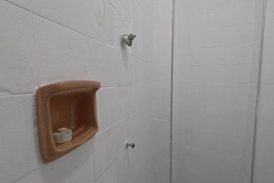 Banheiro de Serviço de apartamento para alugar com 2 quartos, 128m² em José Menino, Santos