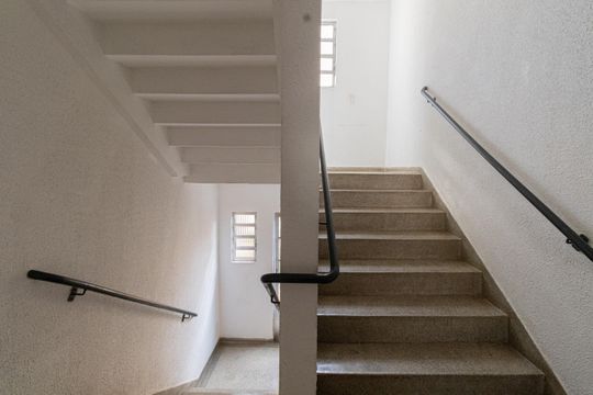 Área Comum - Escada de apartamento à venda com 2 quartos, 52m² em Jardim Lucinda, São Paulo
