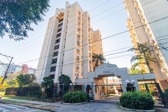 Fachada de apartamento à venda com 3 quartos, 200m² em Azenha, Porto Alegre