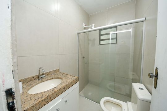 Banheiro de casa à venda com 2 quartos, 300m² em Jardim Tiete, São Paulo