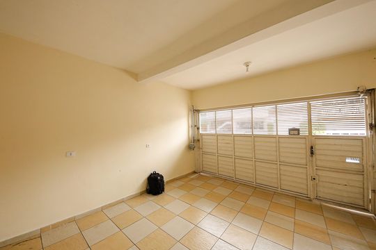 Garagem de casa à venda com 2 quartos, 300m² em Jardim Tiete, São Paulo