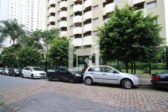 Fachada de apartamento para alugar com 1 quarto, 42m² em Moema, São Paulo