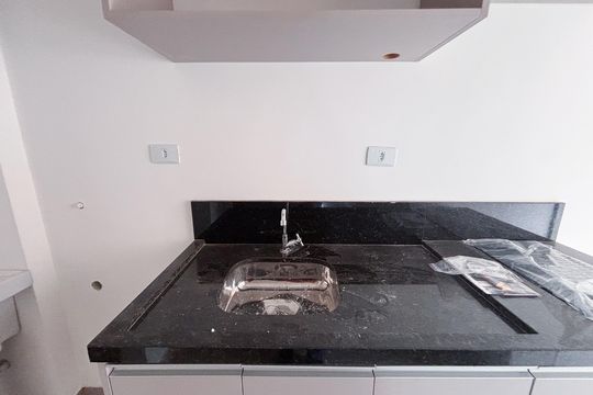 Cozinha de apartamento para alugar com 1 quarto, 28m² em Vila Lucia, São Paulo