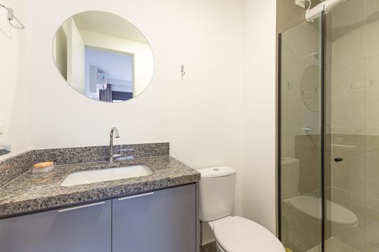 Banheiro da Suíte de apartamento para alugar com 1 quarto, 27m² em Vila Olímpia, São Paulo
