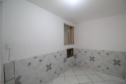 Quarto de casa para alugar com 1 quarto, 40m² em Curicica, Rio de Janeiro