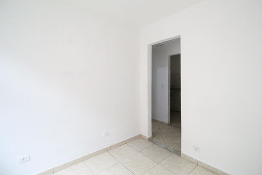 Sala de casa para alugar com 1 quarto, 40m² em Curicica, Rio de Janeiro