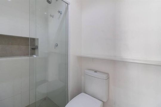 Banheiro de apartamento para alugar com 1 quarto, 54m² em Vila Mariana, São Paulo
