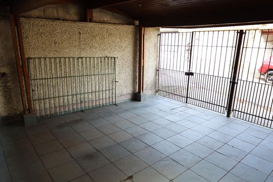 Garagem de casa à venda com 3 quartos, 127m² em Vila Sao Paulo, São Paulo