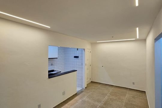 Sala de apartamento à venda com 2 quartos, 55m² em Itanhangá, Rio de Janeiro