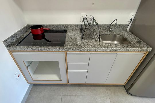 Cozinha  de apartamento à venda com 2 quartos, 42m² em Santo Amaro, São Paulo