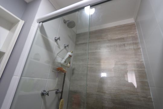 Banheiro da Suíte de apartamento à venda com 2 quartos, 55m² em Vila Ivone, São Paulo
