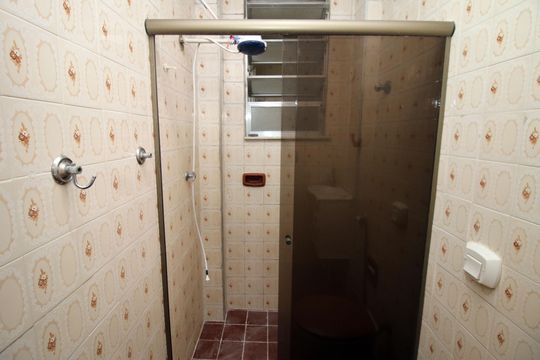 Banheiro de apartamento à venda com 2 quartos, 70m² em Penha Circular, Rio de Janeiro