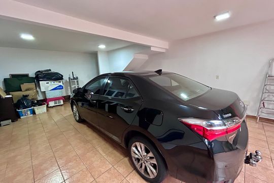 Garagem de casa à venda com 3 quartos, 206m² em Jardim Santa Clara, Guarulhos