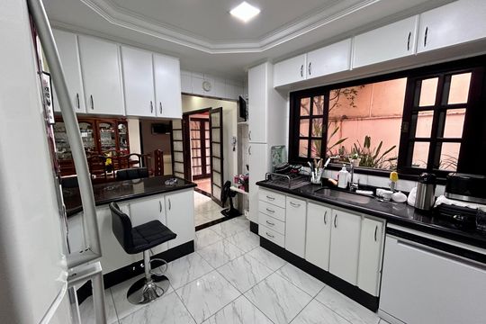 Cozinha de casa à venda com 3 quartos, 206m² em Jardim Santa Clara, Guarulhos