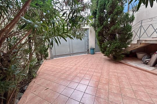 Garagem de casa à venda com 3 quartos, 206m² em Jardim Santa Clara, Guarulhos