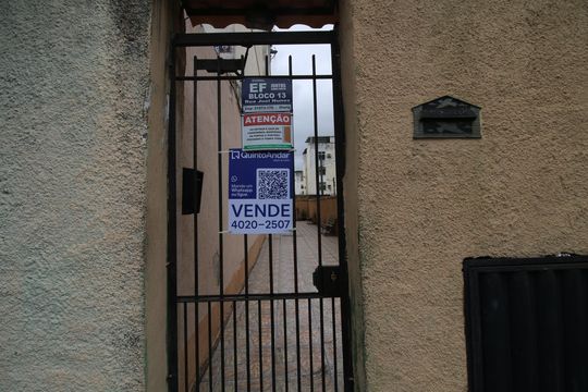 Placa de apartamento à venda com 3 quartos, 96m² em Olaria, Rio de Janeiro