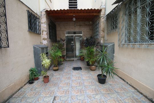 Fachada e portaria de apartamento à venda com 3 quartos, 96m² em Olaria, Rio de Janeiro