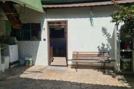 Casa à venda com 3 quartos, 220m² em Vila Olímpia, São Paulo