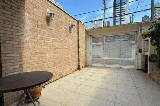 Quintal de casa à venda com 3 quartos, 220m² em Vila Nova Conceição, São Paulo