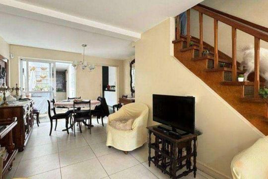 Sala de casa à venda com 3 quartos, 220m² em Vila Nova Conceição, São Paulo