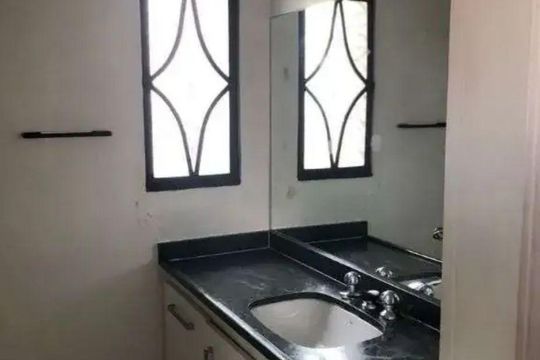 Banheiro de casa à venda com 3 quartos, 260m² em Vila Romana, São Paulo