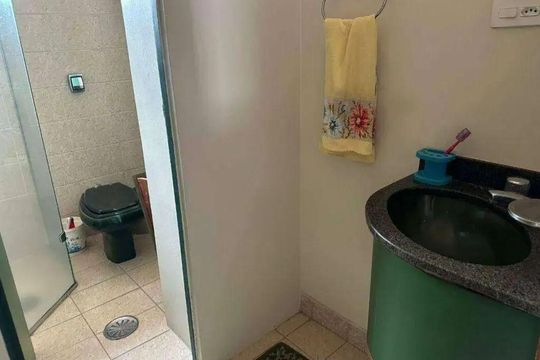 Banheiro de casa à venda com 3 quartos, 300m² em Vila Romana, São Paulo