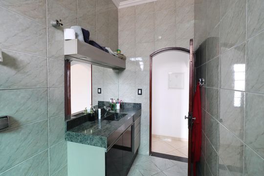 Banheiro Social de casa para alugar com 4 quartos, 450m² em Vila Esperança, São Paulo