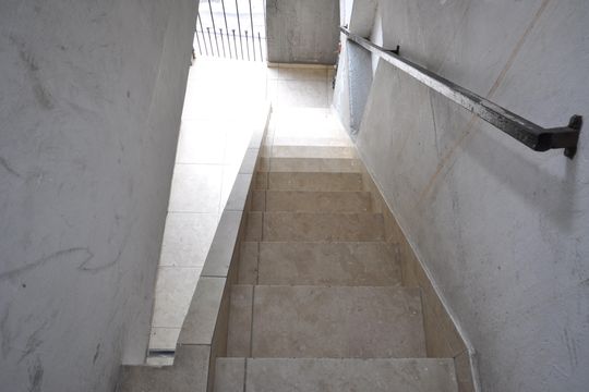 Escada de acesso de casa à venda com 7 quartos, 100m² em Parque Novo Mundo, São Paulo