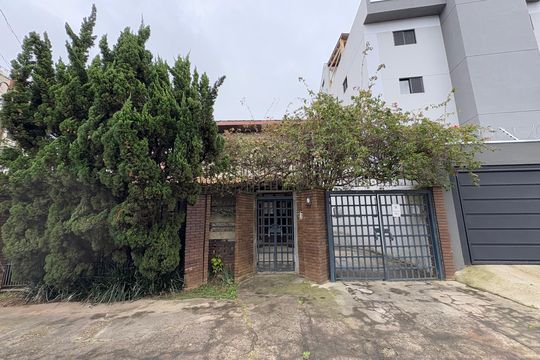 Fachada de casa à venda com 4 quartos, 400m² em Vila Guiomar, Santo André