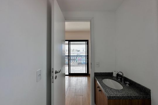 Banheiro de kitnet/studio à venda com 0 quarto, 30m² em Santo Amaro, São Paulo