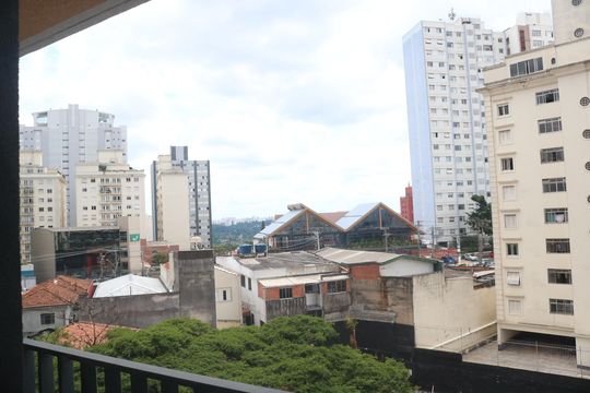 Vista Quarto de kitnet/studio à venda com 1 quarto, 38m² em Jardim Vera Cruz, São Paulo
