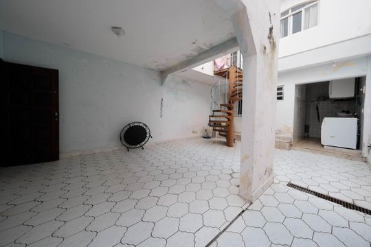 Área externa de casa à venda com 6 quartos, 262m² em Parque Boturussu, São Paulo