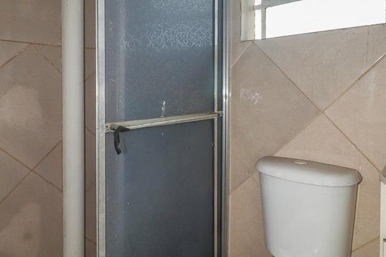 Banheiro de apartamento à venda com 3 quartos, 73m² em Passo D’areia, Porto Alegre