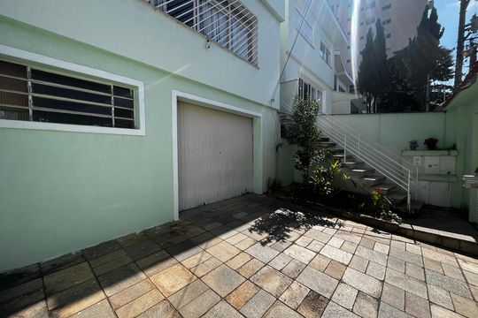 Garagem de casa à venda com 4 quartos, 200m² em Jardim Franca, São Paulo