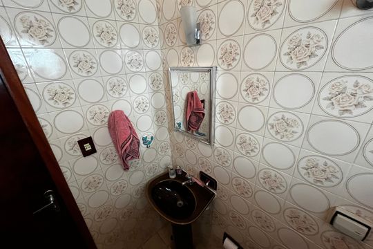 Banheiro Social de casa à venda com 3 quartos, 210m² em Vila Isolina Mazzei, São Paulo