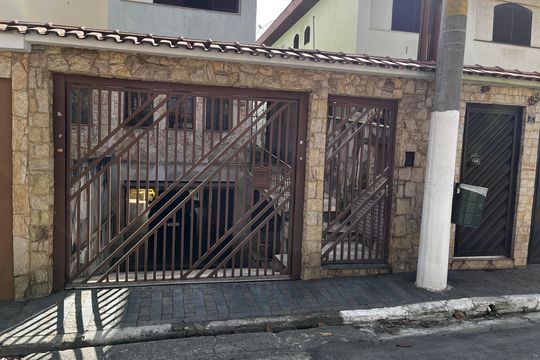 Fachada de casa à venda com 3 quartos, 210m² em Vila Isolina Mazzei, São Paulo