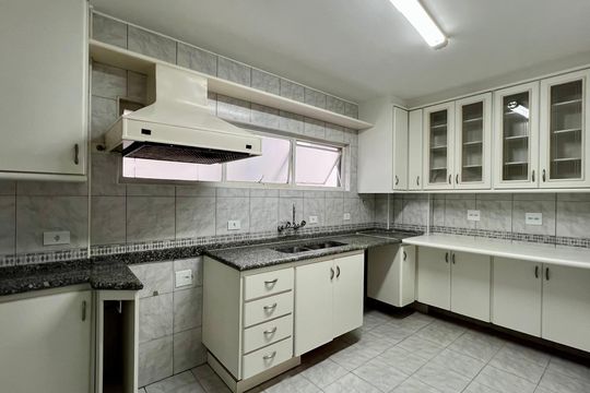 Cozinha de apartamento para alugar com 3 quartos, 115m² em Jardim Paulista, São Paulo