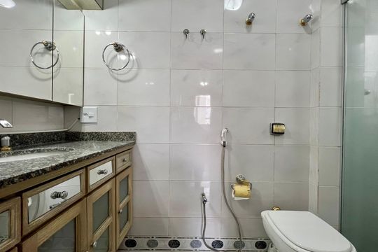 Banheiro da Suíte de apartamento para alugar com 3 quartos, 115m² em Jardim Paulista, São Paulo