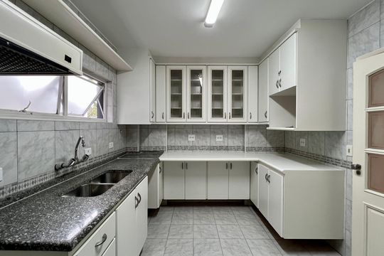 Cozinha de apartamento para alugar com 3 quartos, 115m² em Jardim Paulista, São Paulo