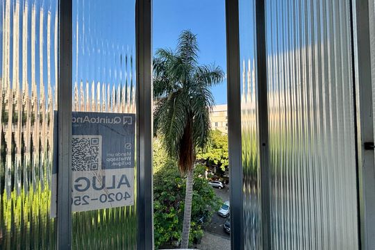 Placa de apartamento para alugar com 1 quarto, 42m² em Leblon, Rio de Janeiro