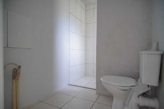 Banheiro de apartamento para alugar com 2 quartos, 47m² em São João Batista, São Leopoldo
