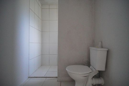 Banheiro de apartamento para alugar com 2 quartos, 47m² em São João Batista, São Leopoldo