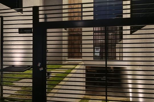 Fachada de casa para alugar com 3 quartos, 225m² em Abranches, Curitiba
