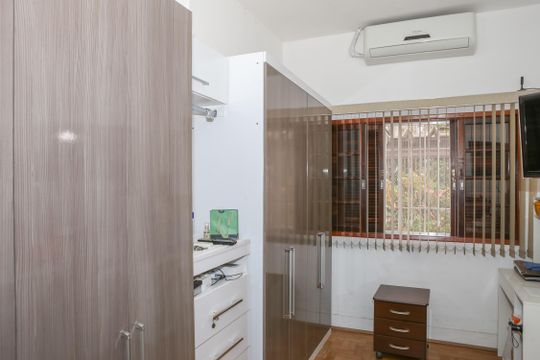 Quarto de casa à venda com 3 quartos, 120m² em Vila Ipojuca, São Paulo