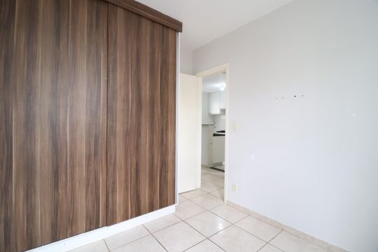 Quarto 1 de apartamento para alugar com 2 quartos, 45m² em Shopping Park, Uberlândia