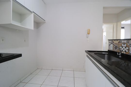 Cozinha de apartamento para alugar com 2 quartos, 45m² em Shopping Park, Uberlândia