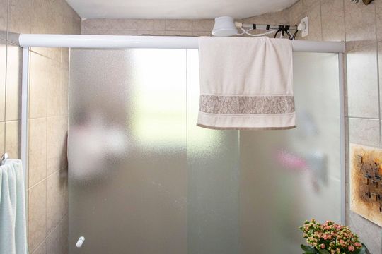 Banheiro de apartamento à venda com 2 quartos, 60m² em Conceição, Diadema