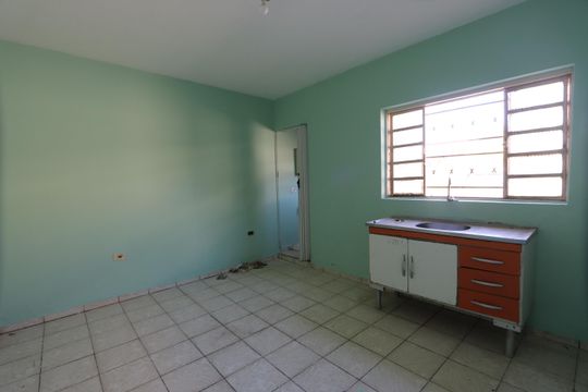 Cozinha de casa para alugar com 1 quarto, 50m² em Jardim Três Marias, São Paulo