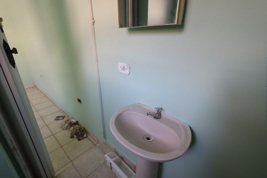 Banheiro de casa para alugar com 1 quarto, 50m² em Jardim Três Marias, São Paulo