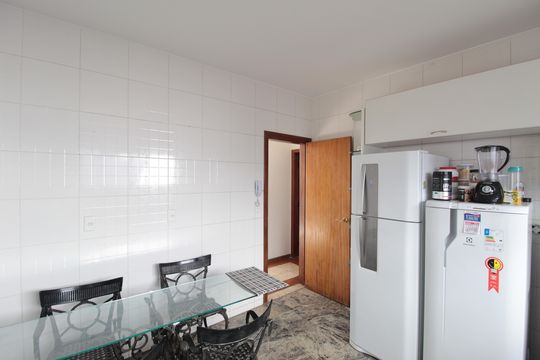 Cozinha de apartamento à venda com 5 quartos, 285m² em Ouro Preto, Belo Horizonte